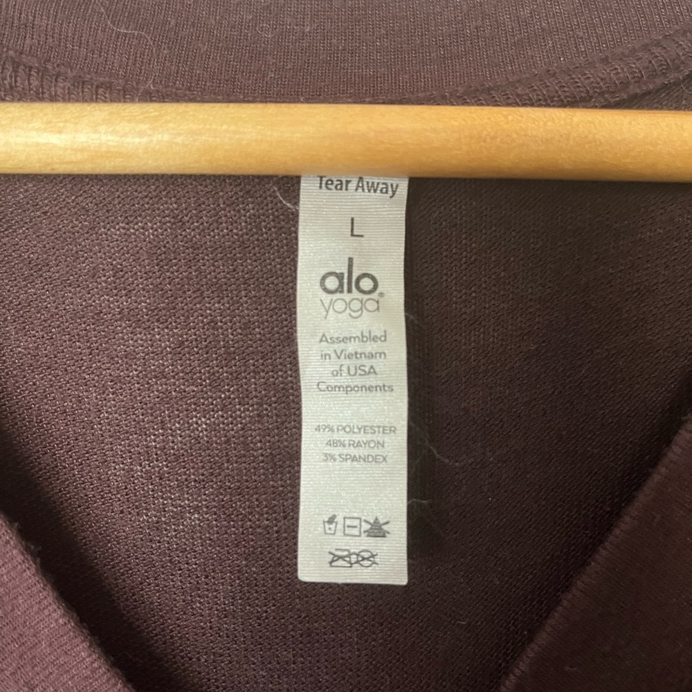 Alo Yoga Glimpse Long Sleeve Top W3499R Oxblood large gym
Fitness - Picture 3 of 5